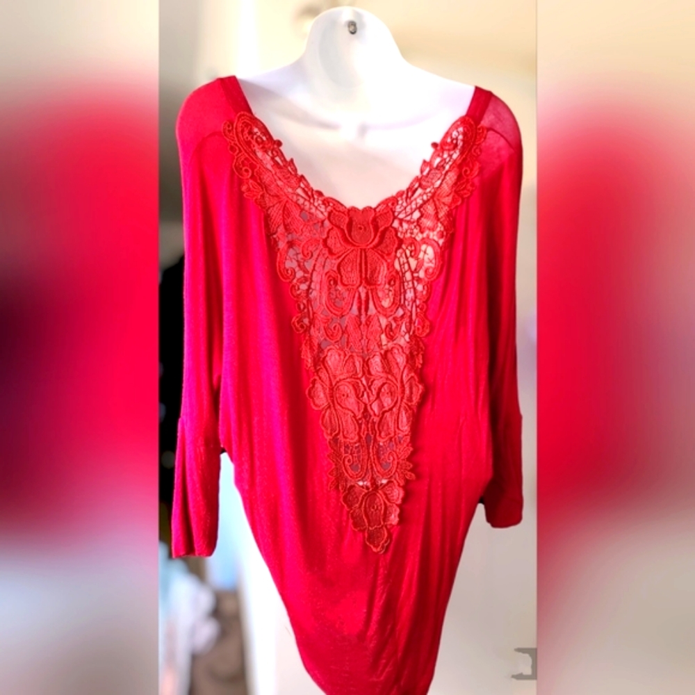 Red 3/4 sleeve Lace Back top Wet Seal EUC Women   M